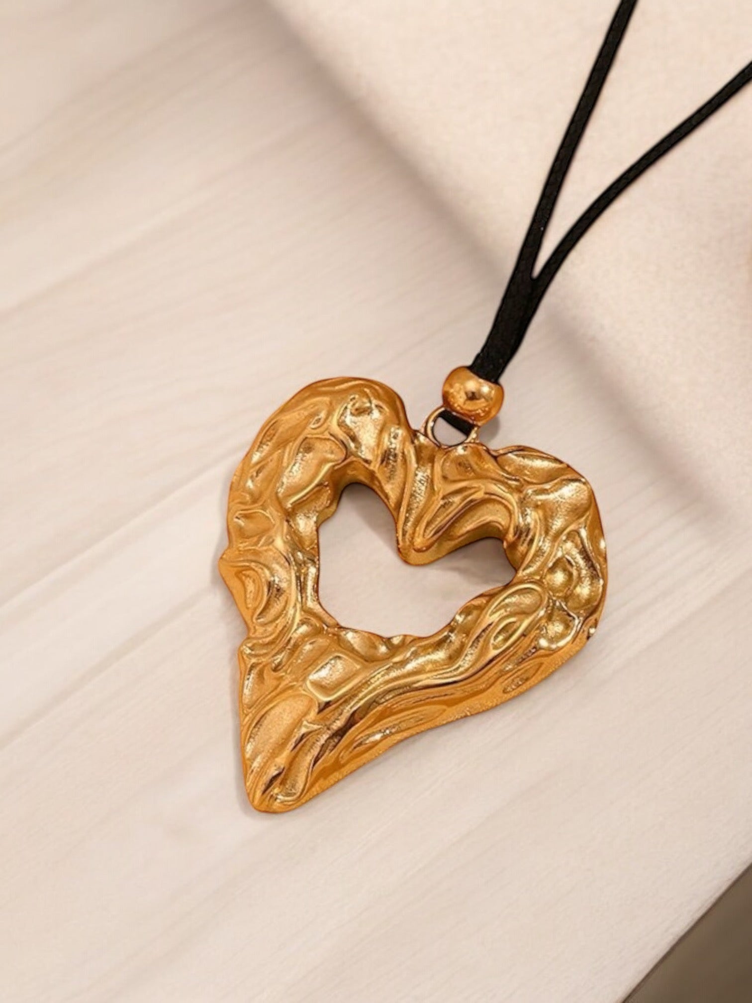 Kardia heart necklace